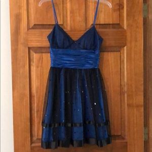 Adorable festive dress!